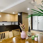 Apartment Lumina With Balcony Overlooking The Park Lodz
