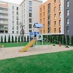 Lumina With Balcony Overlooking The Park * Лодзь