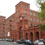 Lumina With Balcony Overlooking The Park Apartment