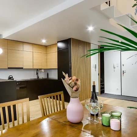 Apartment Lumina With Balcony Overlooking The Park Lodz