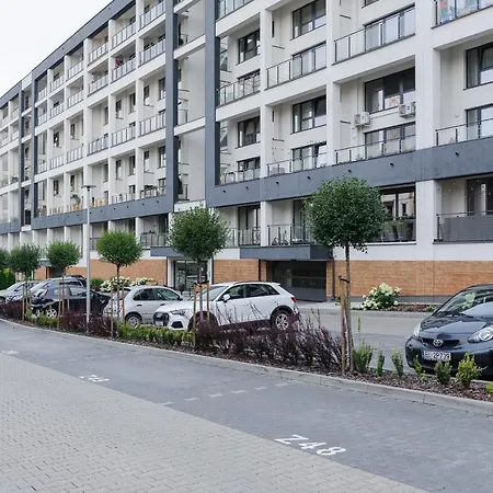 Lumina With Balcony Overlooking The Park Apartament Łódź