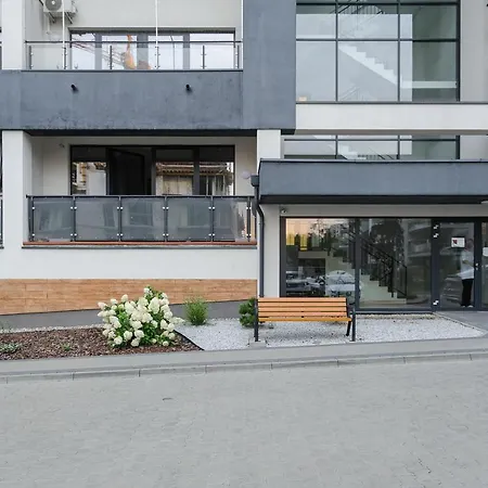 Apartment Lumina With Balcony Overlooking The Park
