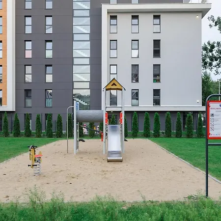 Lumina With Balcony Overlooking The Park * Lodž