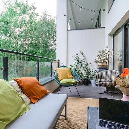 Apartment Lumina With Balcony Overlooking The Park