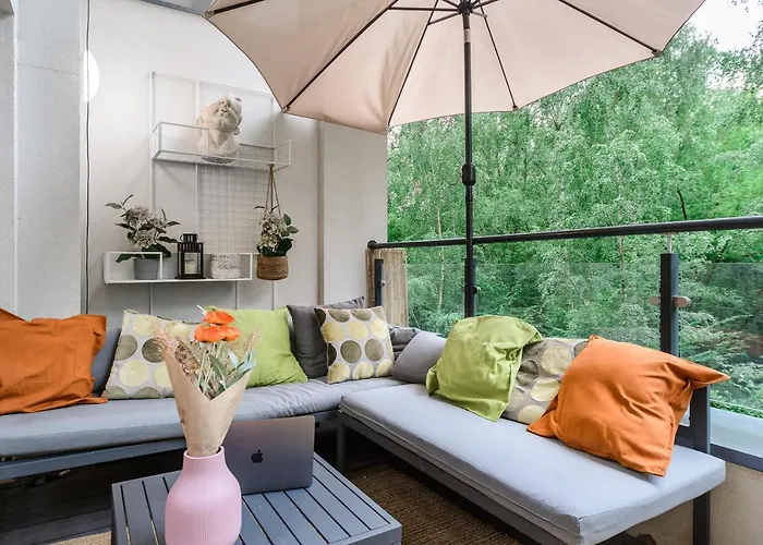 Lumina With Balcony Overlooking The Park Apartmán *