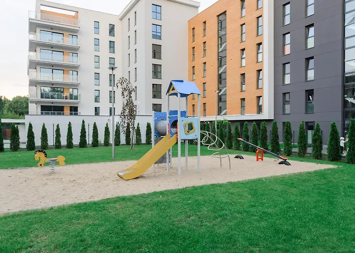 Lumina With Balcony Overlooking The Park * לודז'