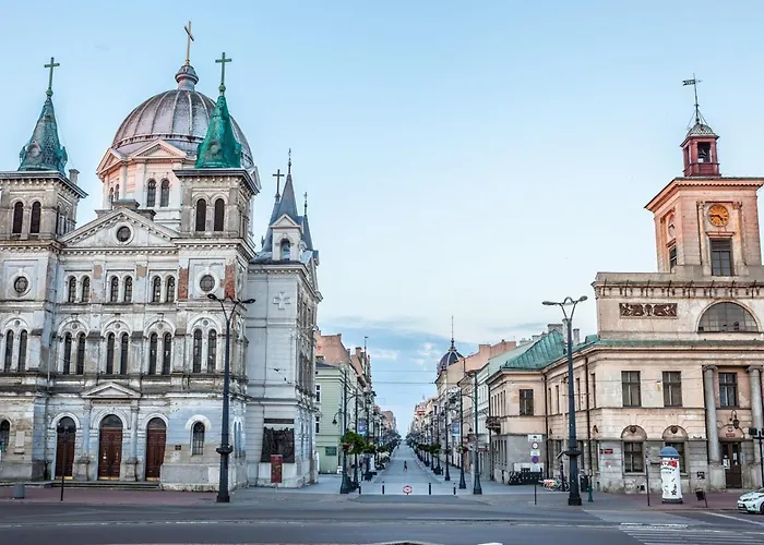 Lumina With Balcony Overlooking The Park * לודז'